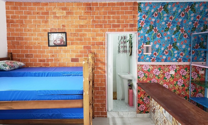 Caraguatatuba House | Budget-Friendly Retreat for Up to 8 Guests with Pool Access