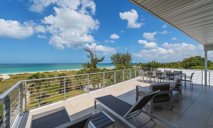 Nokomis House | Oceanfront Getaway at Beach Paradise - Ideal for Families