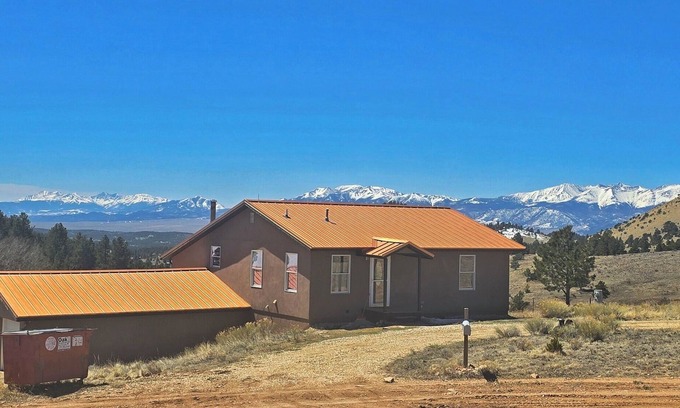 Westcliffe House | Stargazing Paradise with Stunning Views and Pet-Friendly Rooms