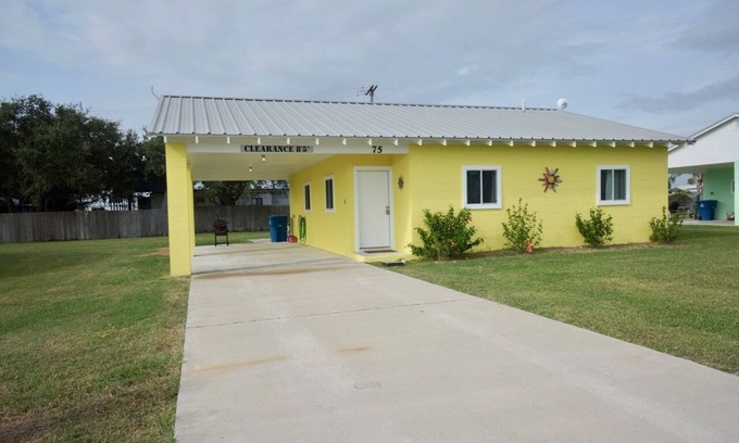 Port O Connor House | Pet-Friendly Oceanfront Retreat at Uncle Woody's #2