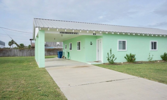Port O Connor House | Pet-Friendly Oceanfront Retreat at Uncle Woody's #3