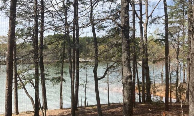 Martin Cottage | Relax and Unwind at Our Family & Pet Friendly Lake Home