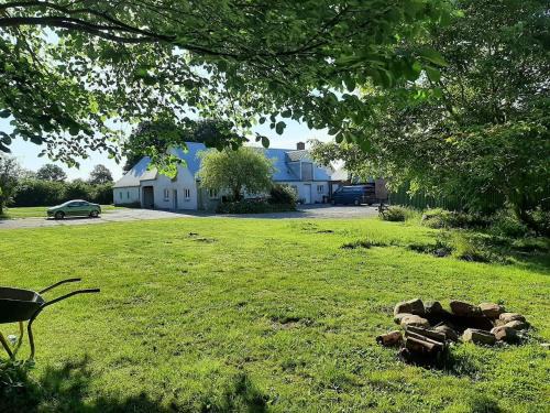Them Bed & Breakfast | Discover Under Regnbuen: Child-Friendly Retreat on Hærvejen