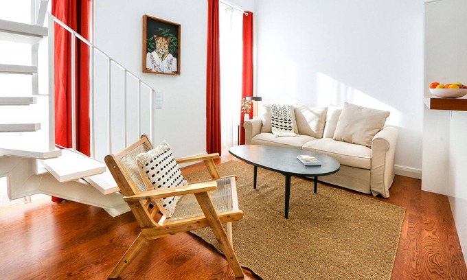 Se Apartment | Relax at Under the Moon Apartment with Spa & Pool Access