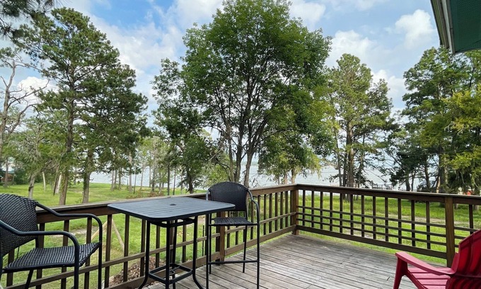 Onalaska House | Pet-Friendly Retreat at Under the Pines on Lake Livingston