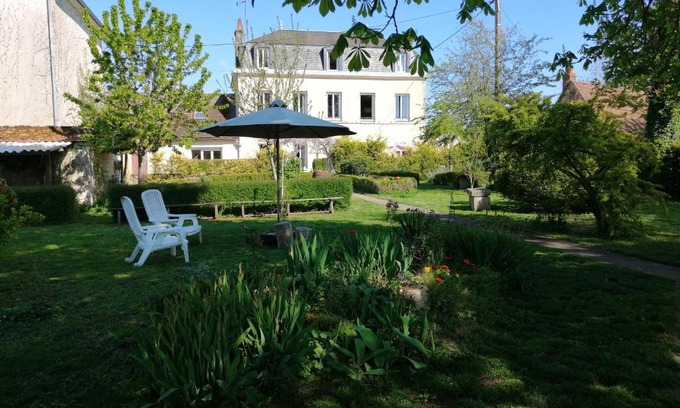 Beaune-la-Rolande House | Idyllic Countryside Retreat with a Guest Rating of 8.6
