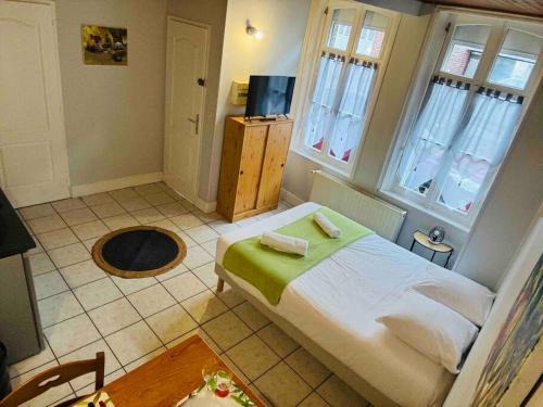 Abbeville Apartment | Relaxing Retreat in Baie de Somme with Free Wifi
