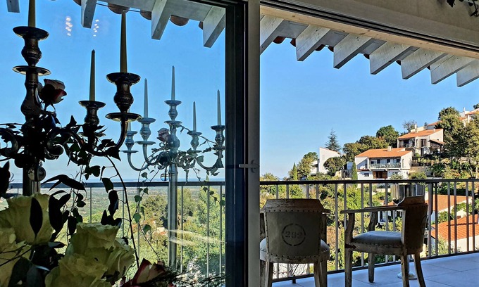 Laroque-des-Alberes House | Experience Une Vue à Couper le Souffle with Pool & Breakfast