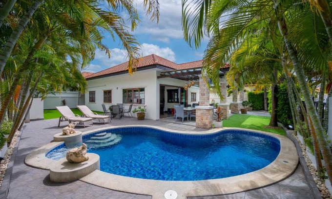 Hua Hin Villa | Experience an Unforgettable Stay with Oceanfront Views in Hua Hin