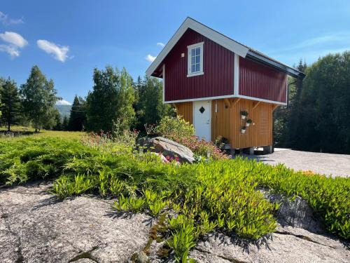 Gvarv Apartment | Unique Stabbur & Minihus with Top Guest Rating of 9.7
