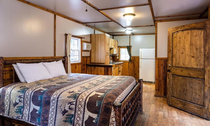 Prospect Resort | Explore Union Creek Resort: Pet-Friendly & Poolside Retreat