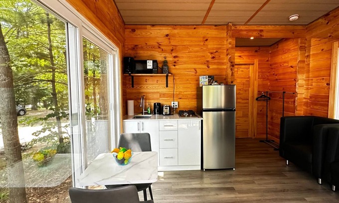 Parry Sound House | Unique 1-Bedroom Eco Log Cabin in Parry Sound #106