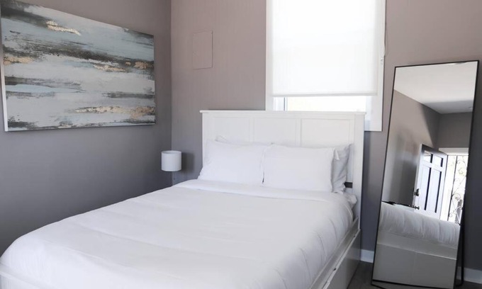 Nashville Hotel | Distinctive 1 BR Home Just 10 Minutes from Nashville