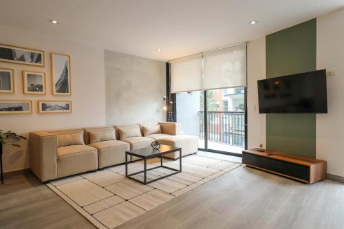 Armendariz Apartment | Inviting 2BR Retreat in Miraflores - Child Friendly Stay