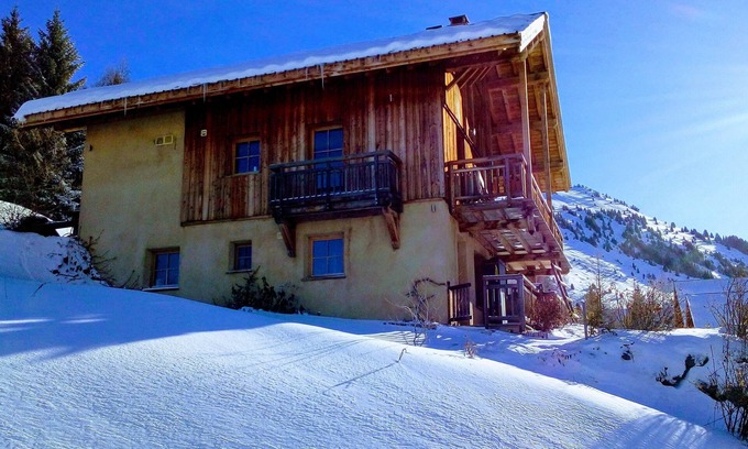 Villard-Reculas Apartment | Exceptional 3-Bedroom Apartment with Hot Tub & Sauna
