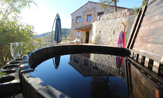 Corsavy Other | Inviting 3-Bedroom Apartment with Hot Tub at Catalan Farm