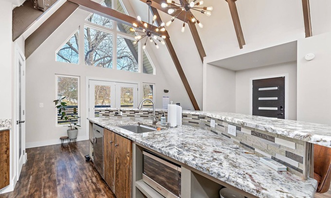 Independence House | Unique 4BR Retreat in the Woods with Fire Pit & Family Amenities
