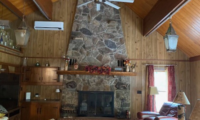 The Glen Apartment | Exceptional Adirondack Estate by Hudson River - Pet Friendly