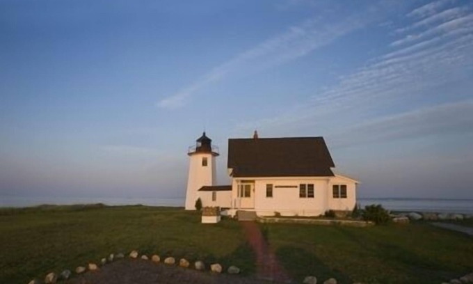 Cataumet House | Historic Lighthouse Retreat with Ocean Views and Kitchen
