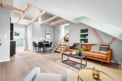 Grunerlokka Apartment | Modern Top Floor Retreat in Super Central Location