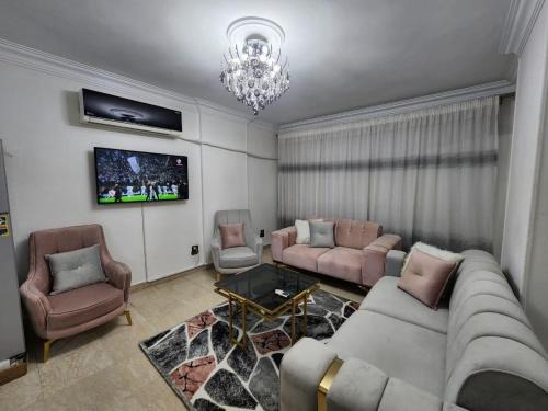 Heliopolis Apartment | Inviting Apartment in Sheraton Heliopolis with Breakfast