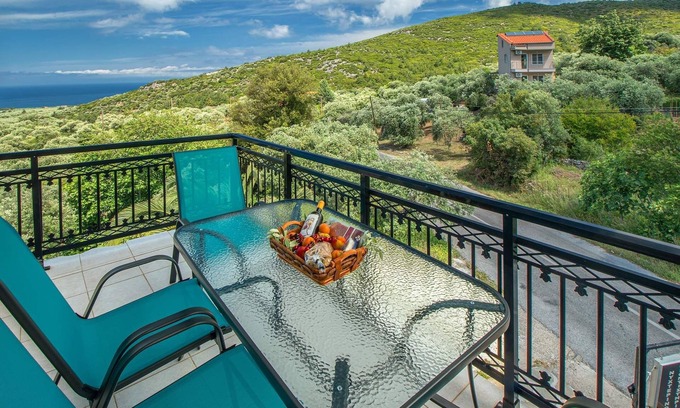 Kallirakhi House | Cozy Apartment with Breathtaking Ocean View Awaits You