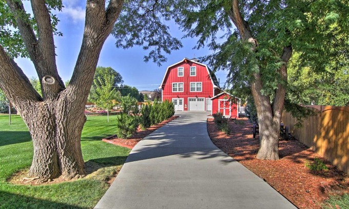Fort Collins House | Inviting Barn Retreat Near Horsetooth Reservoir - 10/10 Rated