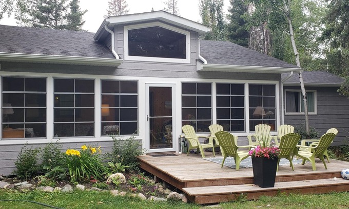 Victoria Beach Cottage | Unique Beach Experience