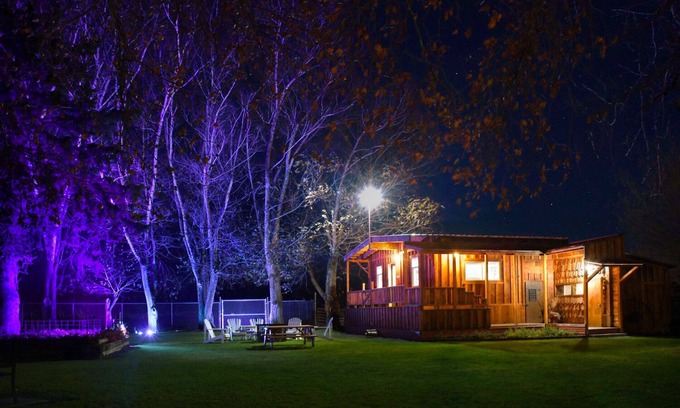 Milton-Freewater Cabin | Pet-Friendly Oasis: Unique Country Cabin with King Bed