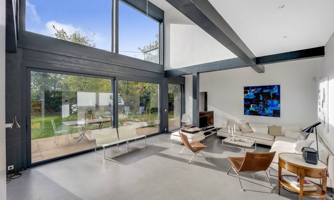 Vaucresson Villa | Stylish Calme & Design Retreat Near Paris and Versailles