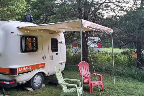 Pine Bush House | Unique Caravan for Vintage Glamping Experience in Pine Bush, New York