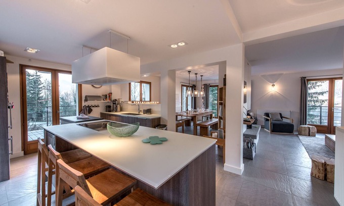Verthier Ski Chalet | Outstanding Chalet with 360° Mountain Views & Great Amenities