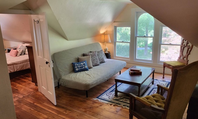 Frederick Other | Cozy Tower Suite: Guest Rated 10/10 in Manor House!