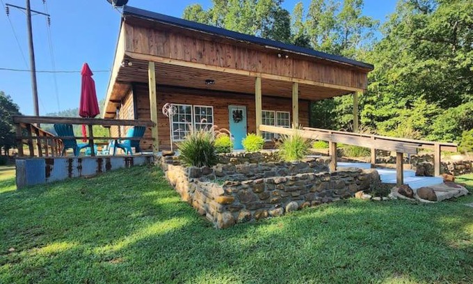 Mena House | Distinct Country Cabin with Modern Farmhouse Style