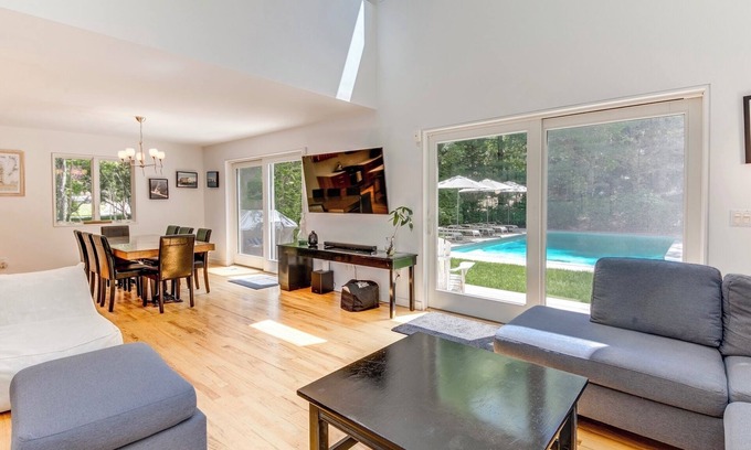 Village of East Hampton House | Discover a Unique East Hampton Oasis with Oceanfront Pool