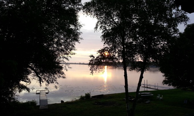Wind Lake House | Family Retreat with Lake Views and Pool at Wind Lake