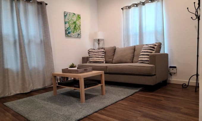 Governmental Mall House | Remarkable Grand Ave 2bdrm Home Near Downtown - Pet Friendly!