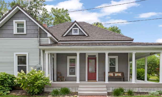 Ozark House | Historic Charm with Dreamy Porch & 9.8/10 Guest Rating