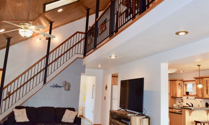 Pepin House | Conveniently Located Home with Ocean and Lake Views