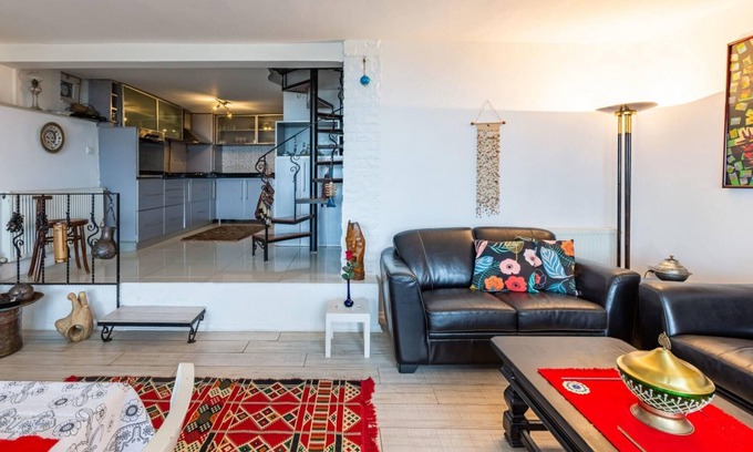 Kadikoy Villa | Unique House with Tree Inside near Sea in Maltepe