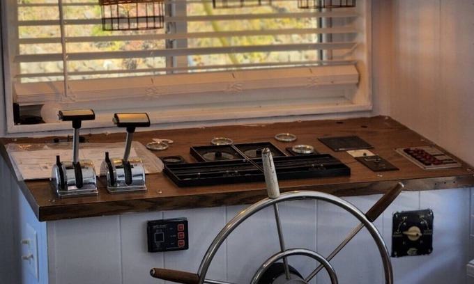 Steele Creek Boat Rental | Unique Lakefront House Boat at Long Cove Resort Awaits You