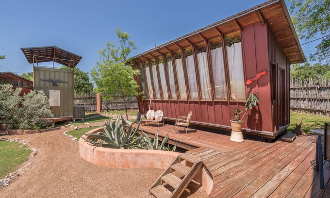 Spicewood House | Eco-Friendly Lakefront Cabin with Kayaks & Yoga Retreat
