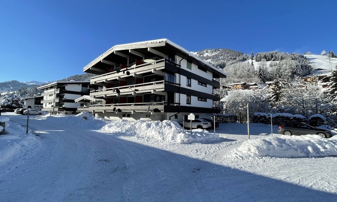 Kirchberg in Tirol Apartment | Unique Gallery Living with Conservatory & Family-Friendly Perks