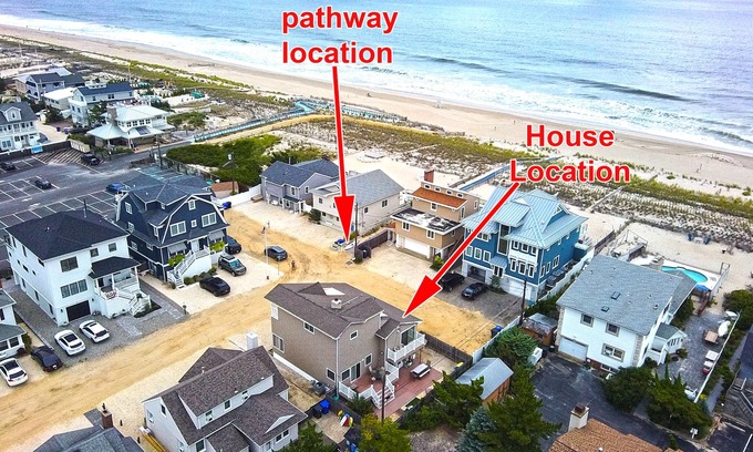 Mantoloking House | Beachside Retreat: Steps from Private Beach & Great Amenities
