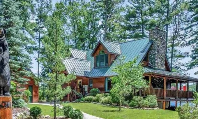 Long Lake House | Unique Cedar Family Retreat with Private Lake Frontage