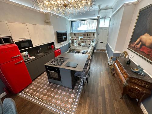 Harrow Road Apartment | Unique Luxury Retreat with Private Garden in Central London