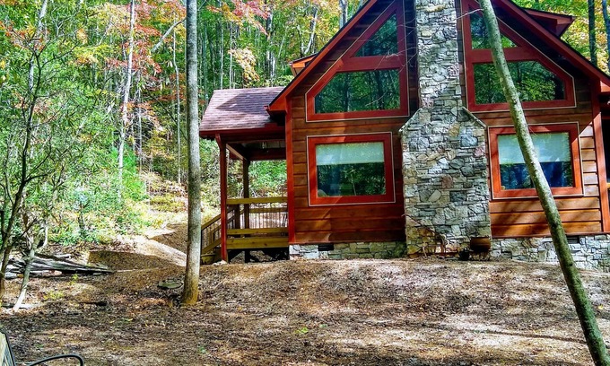Ellijay Cabin | Discover Unique Oliver Creek Cabin: WiFi, Hot Tub & Hiking