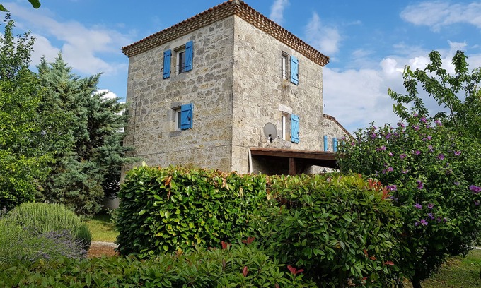 Lacepede House | Exceptional Open Plan Stone Barn with Scenic Views