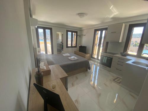Lesvos Apartment | Unique Penthouse with Mytilene View - Port Apartments