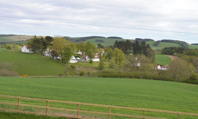 Humbie Apartment | Scenic Country Retreat with Breathtaking Lammermuir Views